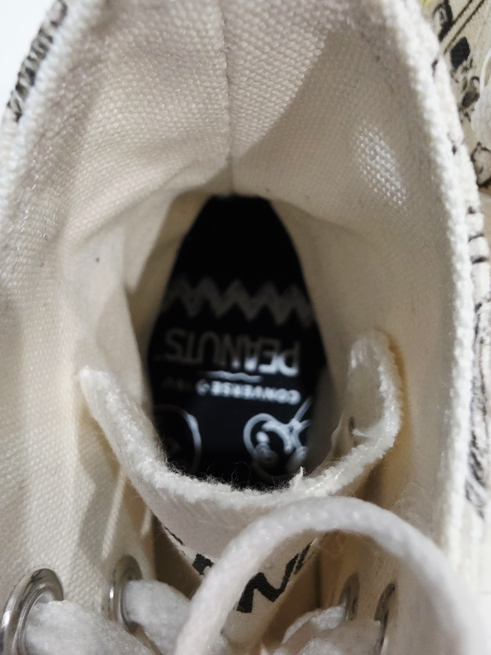 626. Converse x Peanuts Chuck Taylor All Star Comic Strip Hi - Women's 5 - Picture 5 of 8